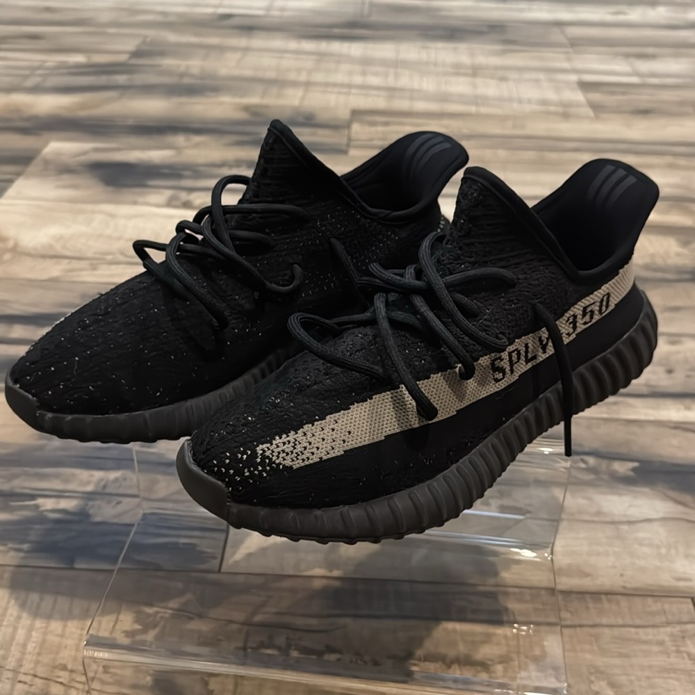 Adidas Yeezy Boost 350 V2 core black tan